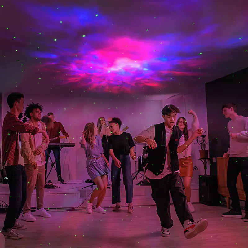 Astronaut LED Star Projector – Galaxy Night Light for Room & Desk 🌌